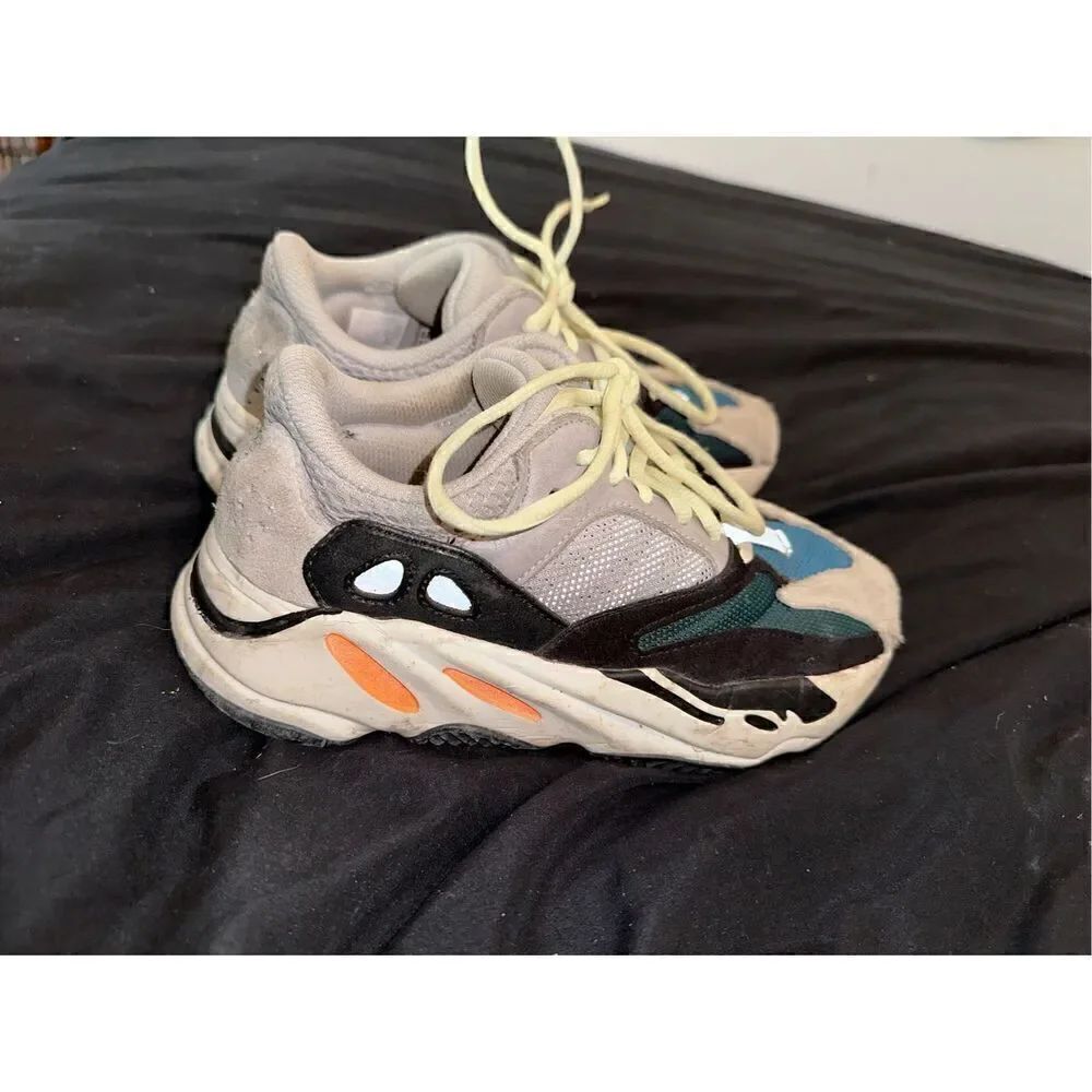 US SIZE 5.5 Yeezys adidas Yeezy boost 700 low wave runner